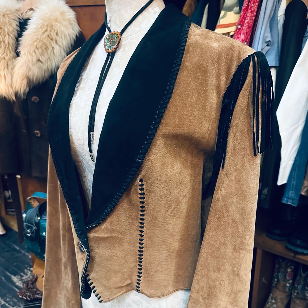 Echo Mountain by Arturo Tan & Black Suede Leather Cropped Western Fringe Jacket